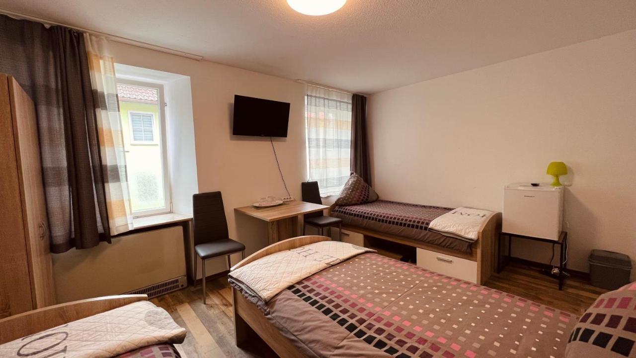 Sehr Zentrales Und Modernes Zimmer In Isny Im Allgau Mit Gemeinschaftsbad Esterno foto